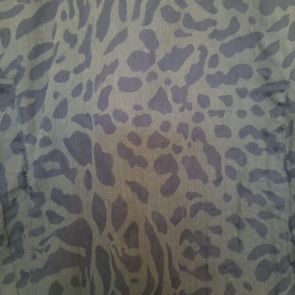 N.W.D women's blue burnout leopard print button front shirt - Picture 5 of 13
